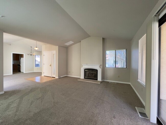 Building Photo - 64 Fountain Grove Cir