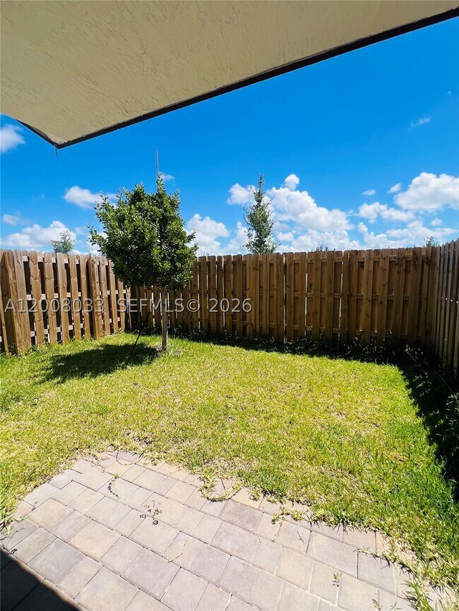 Building Photo - 2562 SE 29th Dr
