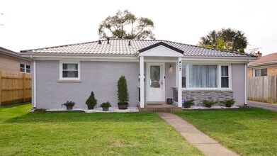 Building Photo - 407 Mors Ave