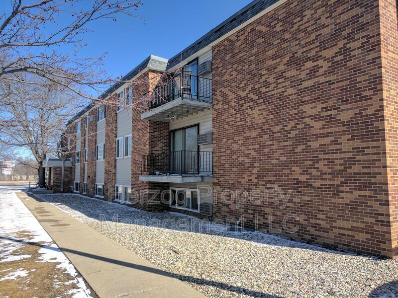 Foto del edificio - 408 McKay Ave N