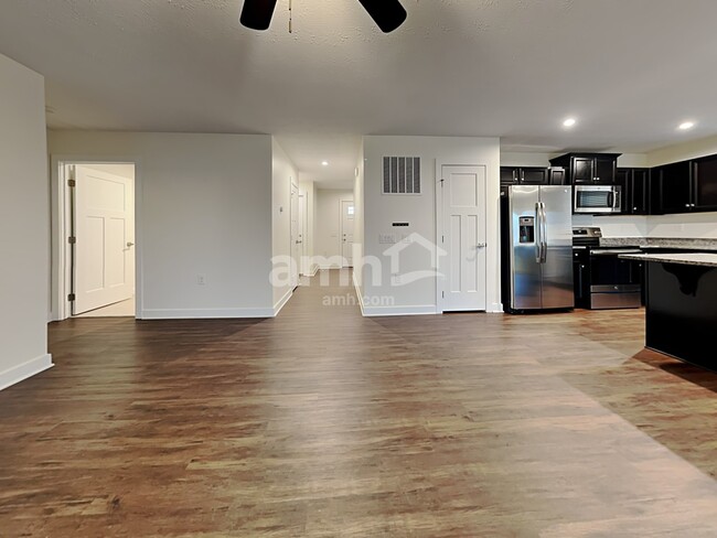 Building Photo - 5 Ticket Way