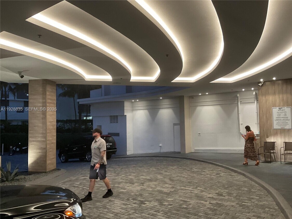 Foto principal - 2301 Collins Ave