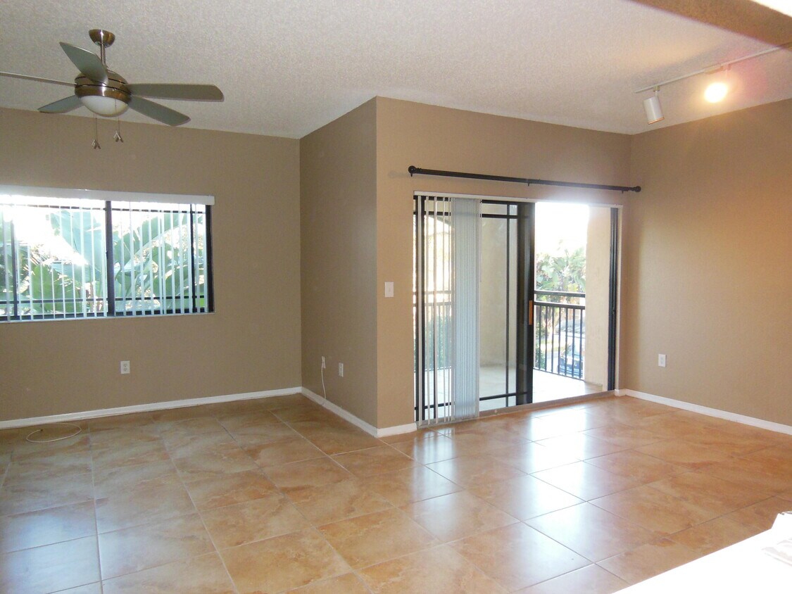 Primary Photo - 2811 Grande Pkwy
