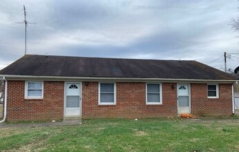 Building Photo - 205 McCormick St