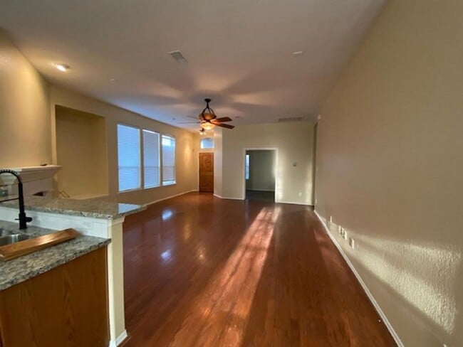 Building Photo - 290 Adobe Terrace S