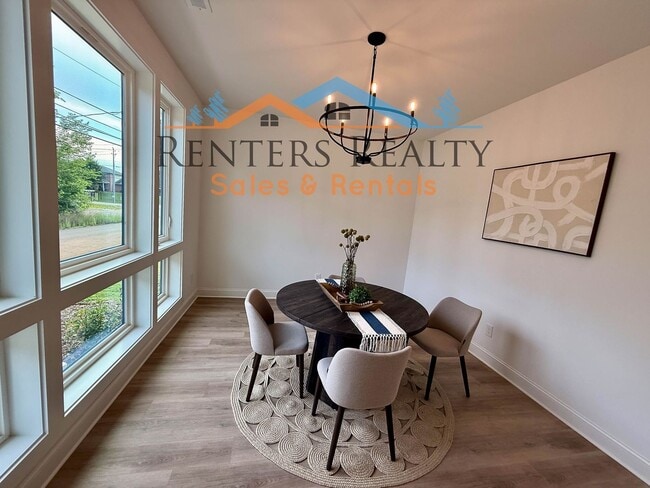 Building Photo - Stunning 3 Bedroom with Rooftop Terrace