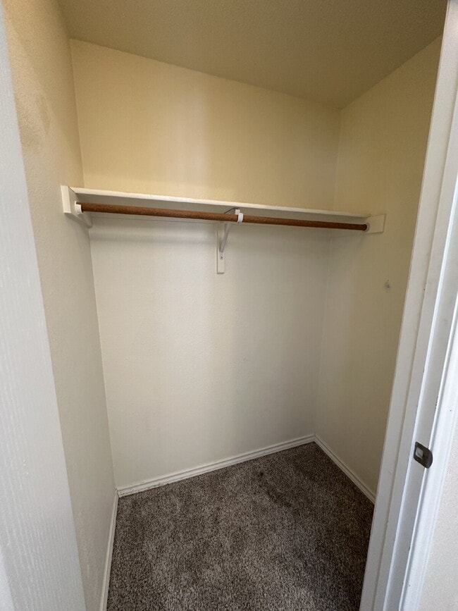 Building Photo - "Modern 2-Bed, 2-Bath Retreat in Boise's Heart – 985 Sq Ft of Pure Comfort!"