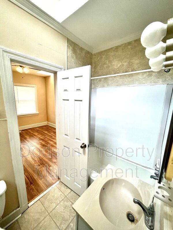 Foto del edificio - 318 Hunt Ave