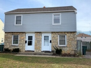 Building Photo - 926 S Harris Ave