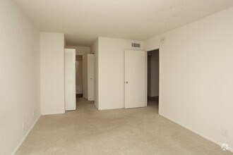 Building Photo - Plantation Gardens