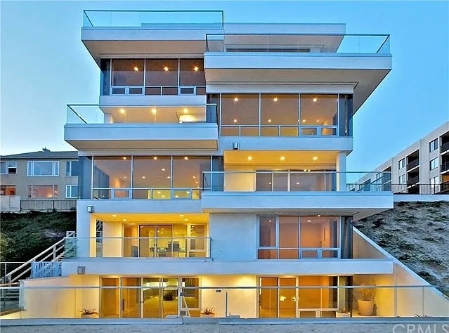 Building Photo - 23 4th Pl