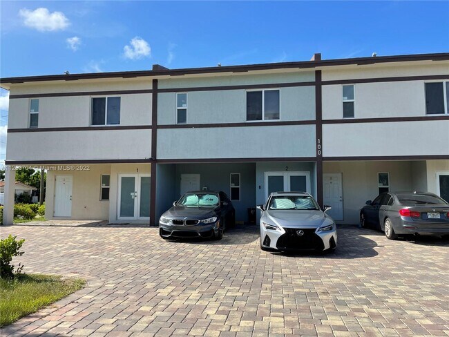 Foto del edificio - 100 NW 6th St  1 Hallandale Beach Fl 33009