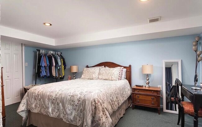 Bedroom - 4611 Roland Ave