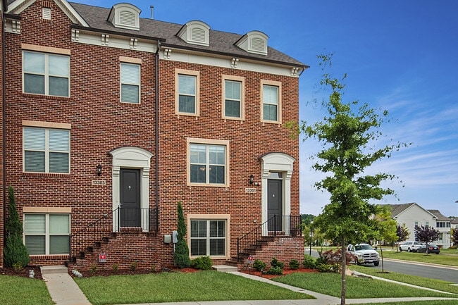 Foto del edificio - 3 Bed 4.5 Bath - Silver Spring Townhouse i...