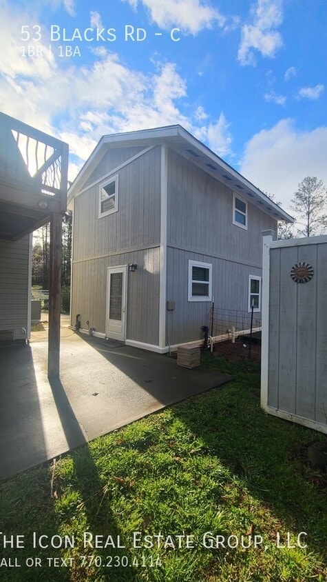 Primary Photo - 1/1 home in the country