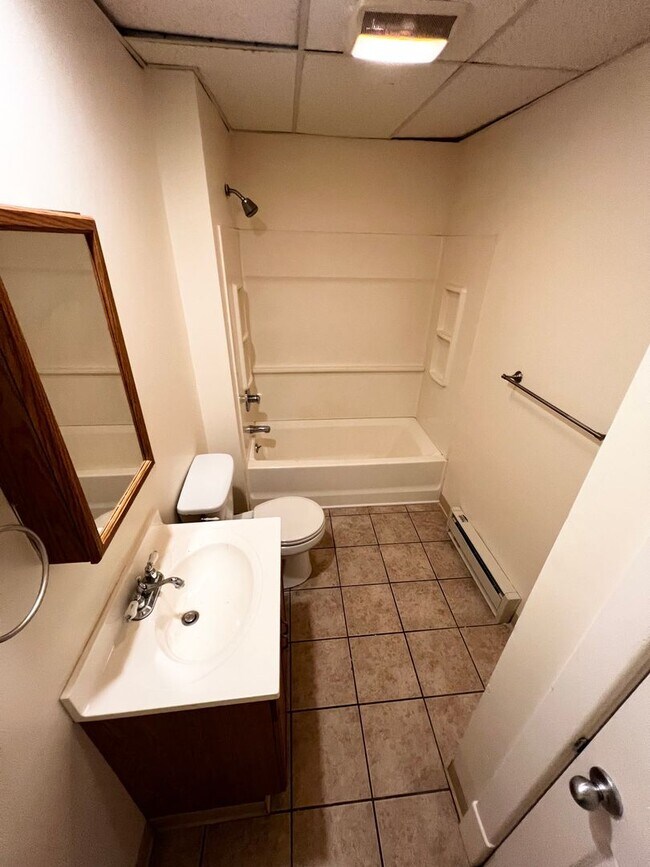 Foto del edificio - 698 Main St