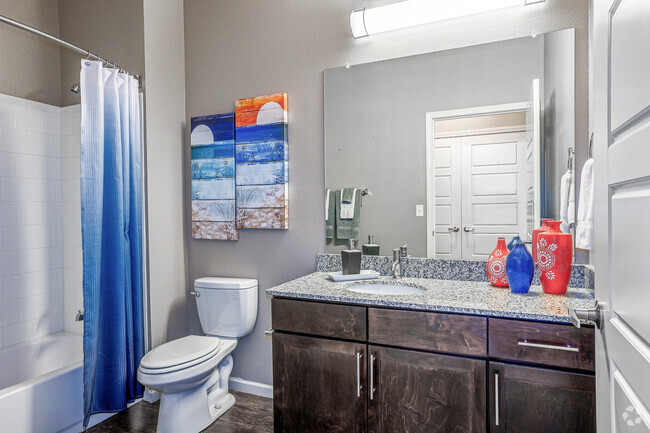 1BR, 1BA - 733SF - Bathroom - 35 West