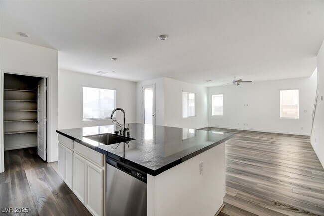 Building Photo - 4821 Spanish River St