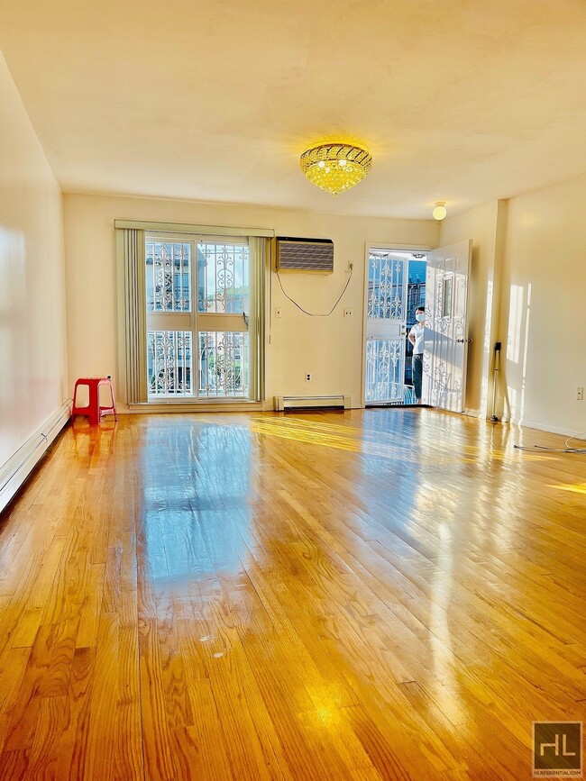 Foto del edificio - 219 Bay 44th St