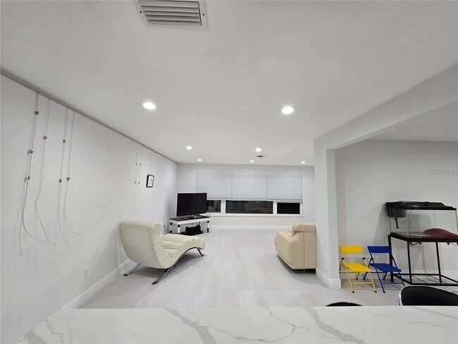 Foto del edificio - 1028 Chinaberry Rd
