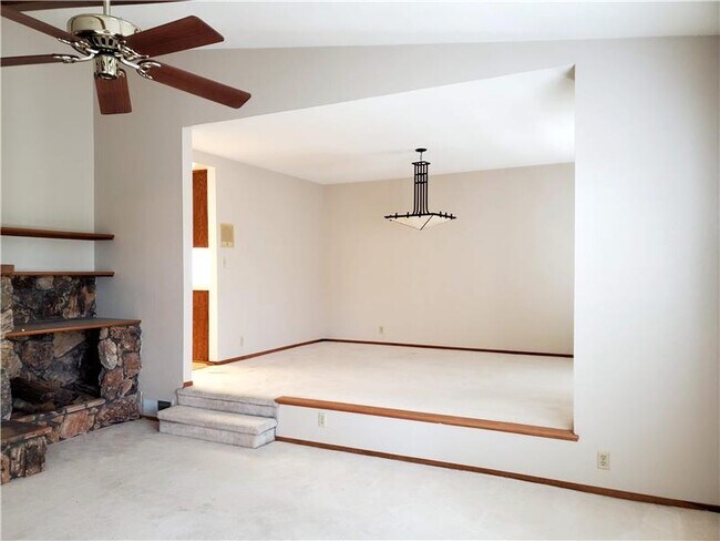 Building Photo - 7224 Pine Grove Way