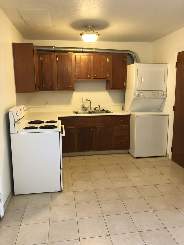 kitchen - 556 E 34th St