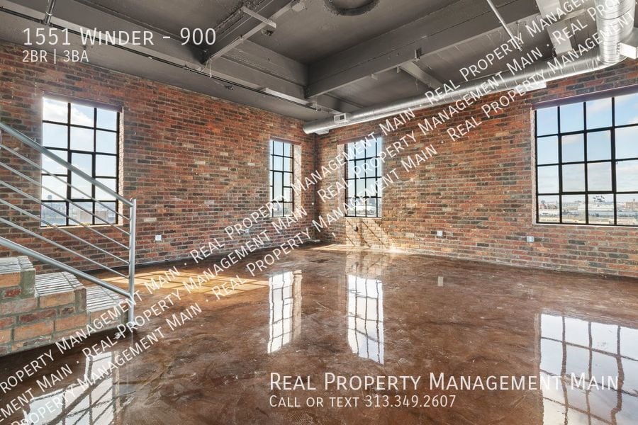 Primary Photo - E&B Brewery’s Eastern Market 3-Story Priva...