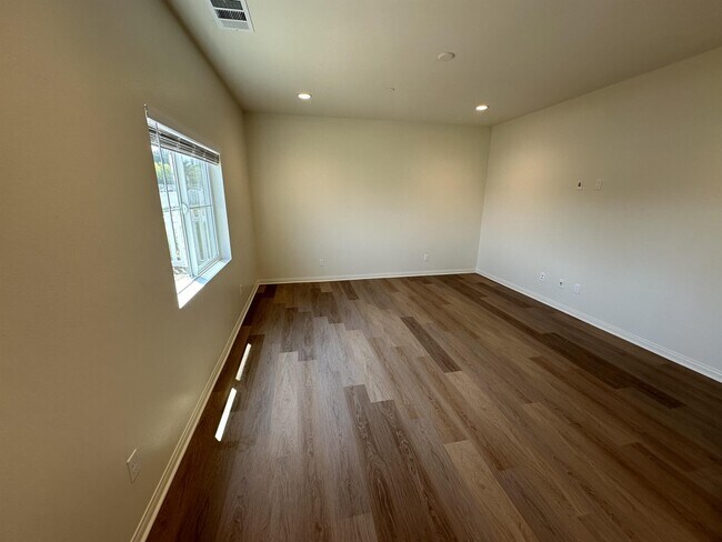 Photo - 2254 W Mill St House