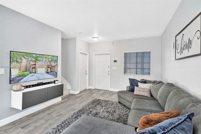 Building Photo - 8518 SW 214th Ln