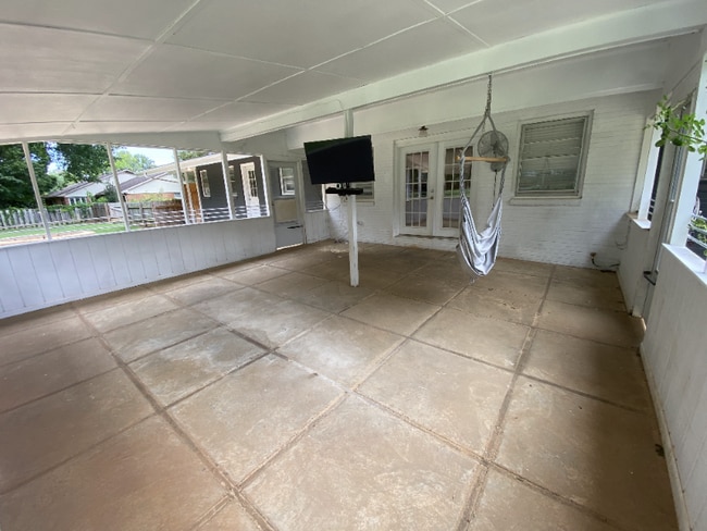 Building Photo - 1301 Hollins Rd