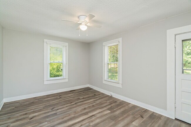 Foto del edificio - 4100 Garnet Dr