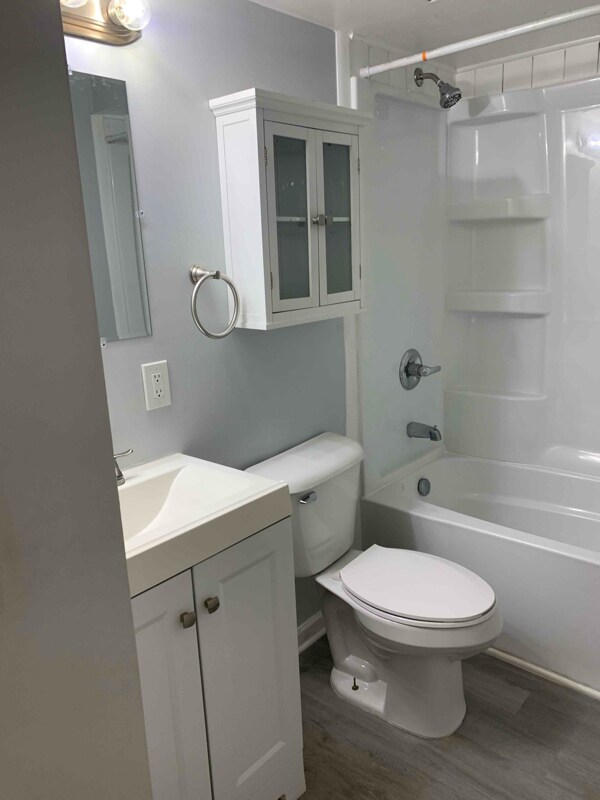 Foto del edificio - 185 E Home St