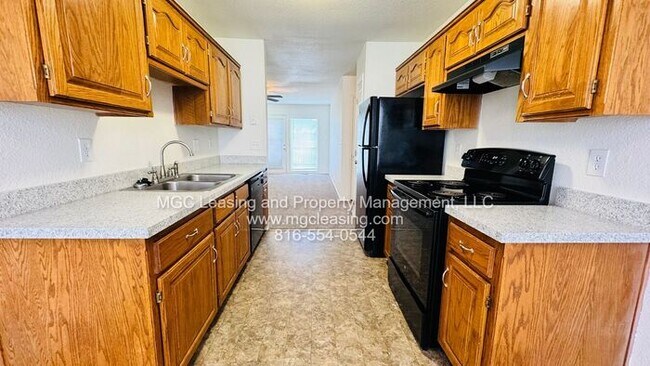 Foto del edificio - 3 bedroom Duplex with unique floor plan for rent in the Northland