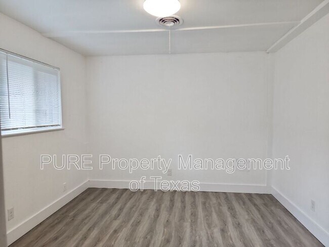 Building Photo - 1503 Braes Ridge Dr