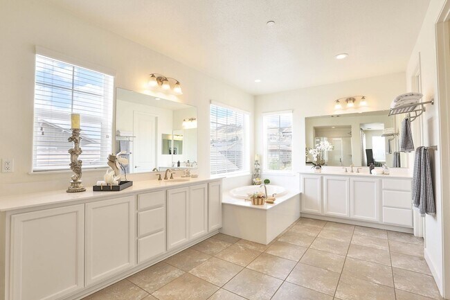 Building Photo - 1301 Morning Star Dr Morgan Hill, CA 95037