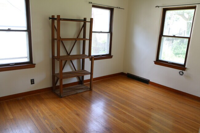 Building Photo - 620 E Wiswall Pl
