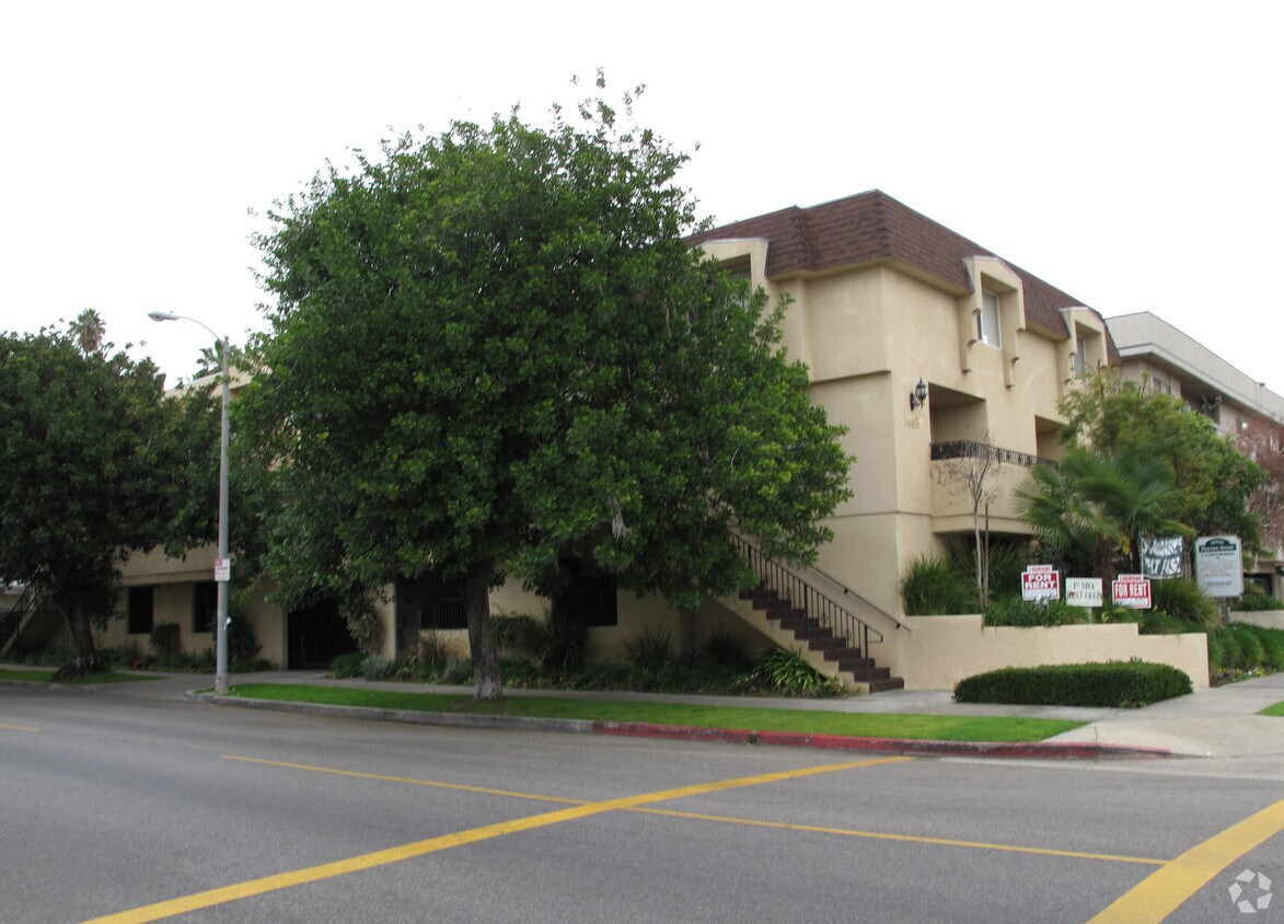 Foto principal - 14359 Haynes St