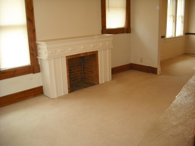 Building Photo - 937 Kellogg St