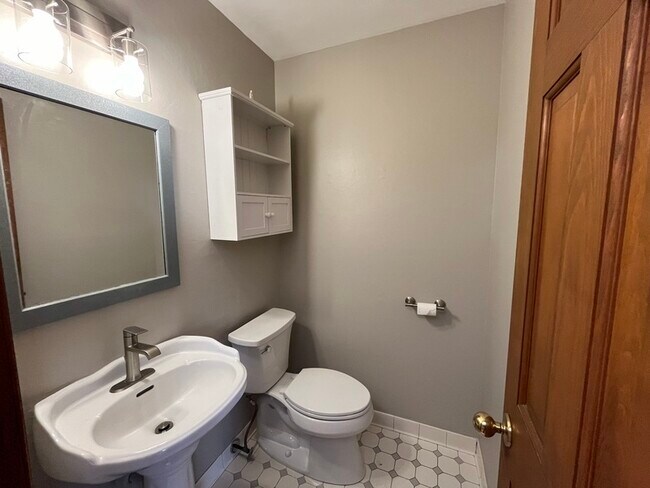 Foto del edificio - 513 Glenmere Ave