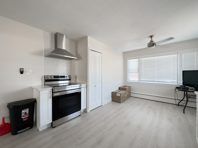 Building Photo - 2728 N 75th Ct