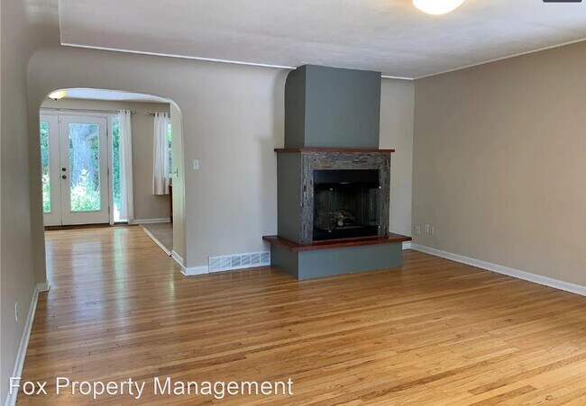 Building Photo - 3 br, 2 bath House - 3241 11th Street