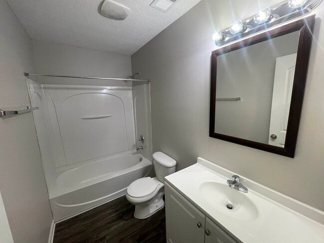 Foto del edificio - 10179 Sterling Ridge Dr