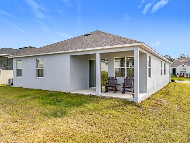 Foto del edificio - Available Immediately