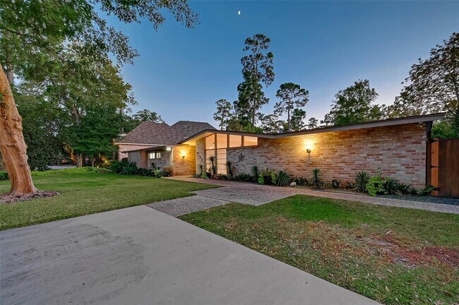 Building Photo - 8423 Hunters Creek Dr