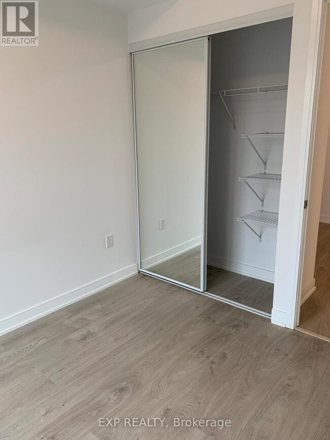 Photo du bâtiment - 50 Wellesley St E