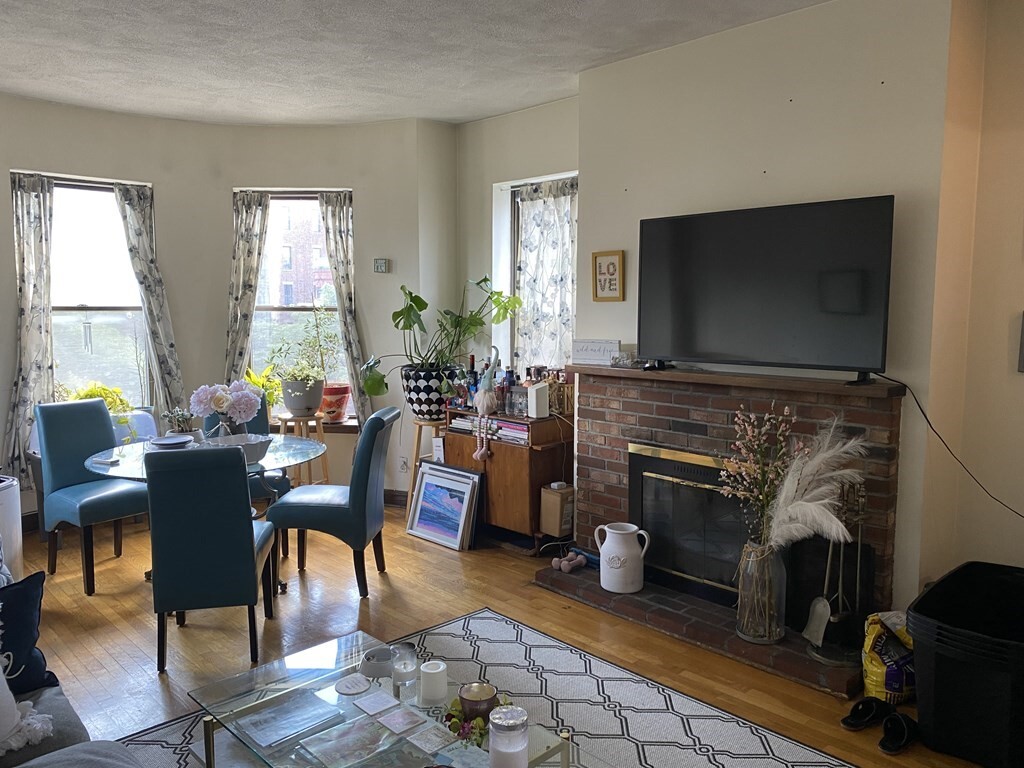 Primary Photo - 411 Marlborough St