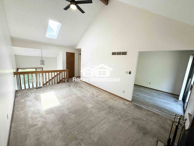 Building Photo - 612 SE Kristi Ln