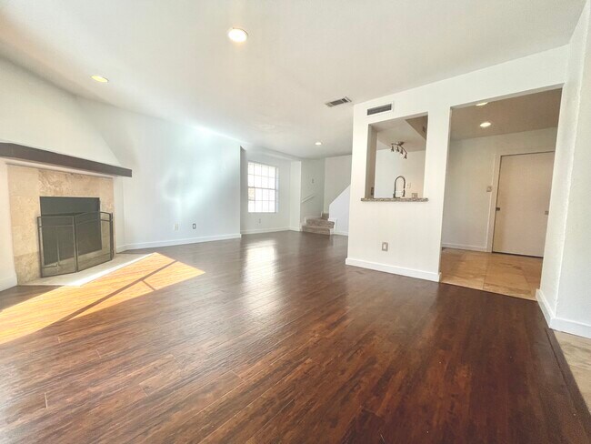 Foto del edificio - 4777 Cedar Springs Rd