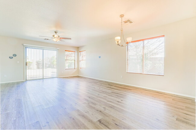 Foto del edificio - 5628 E Emerald Cir