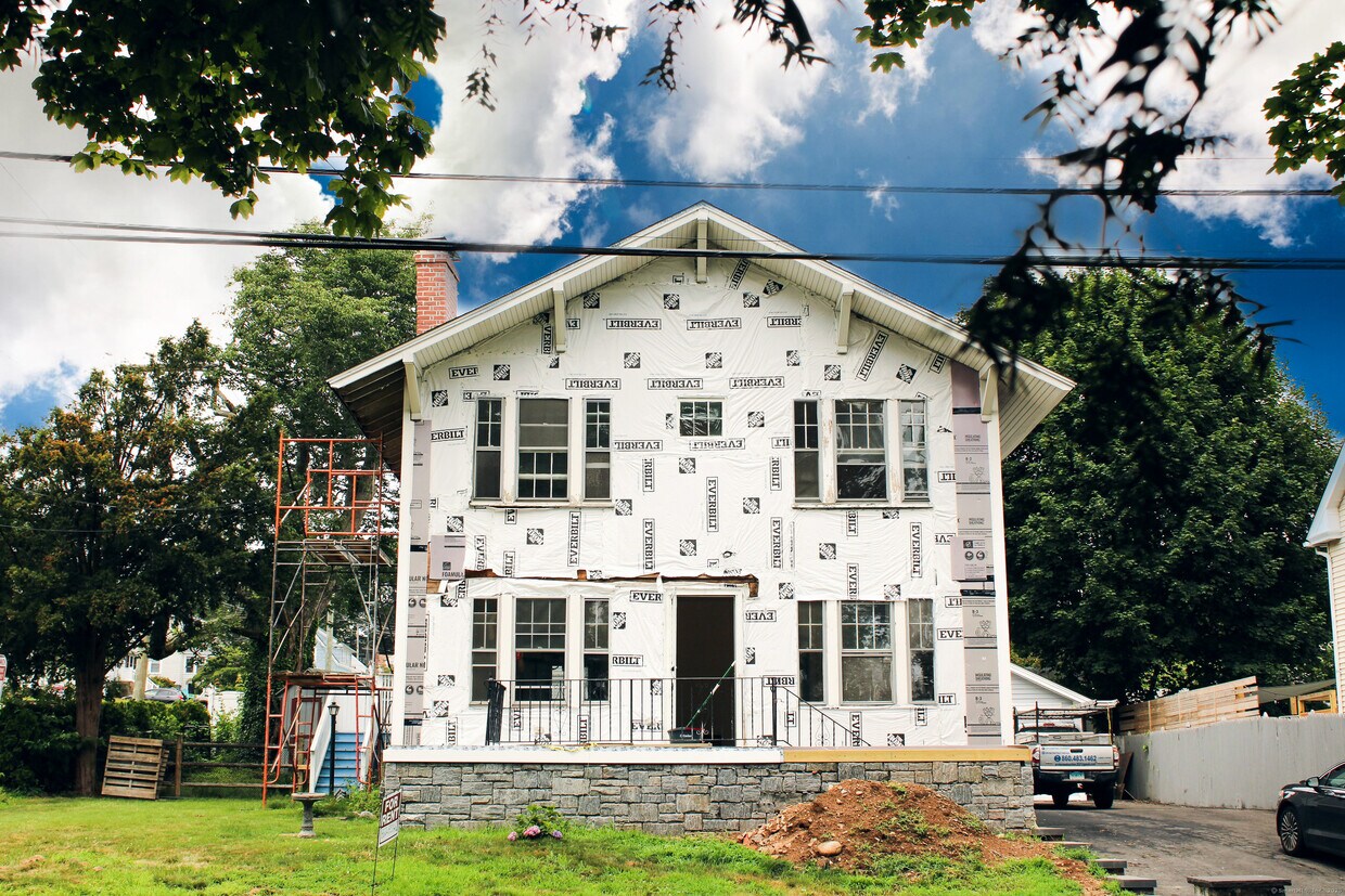 Primary Photo - 142 Connecticut Ave